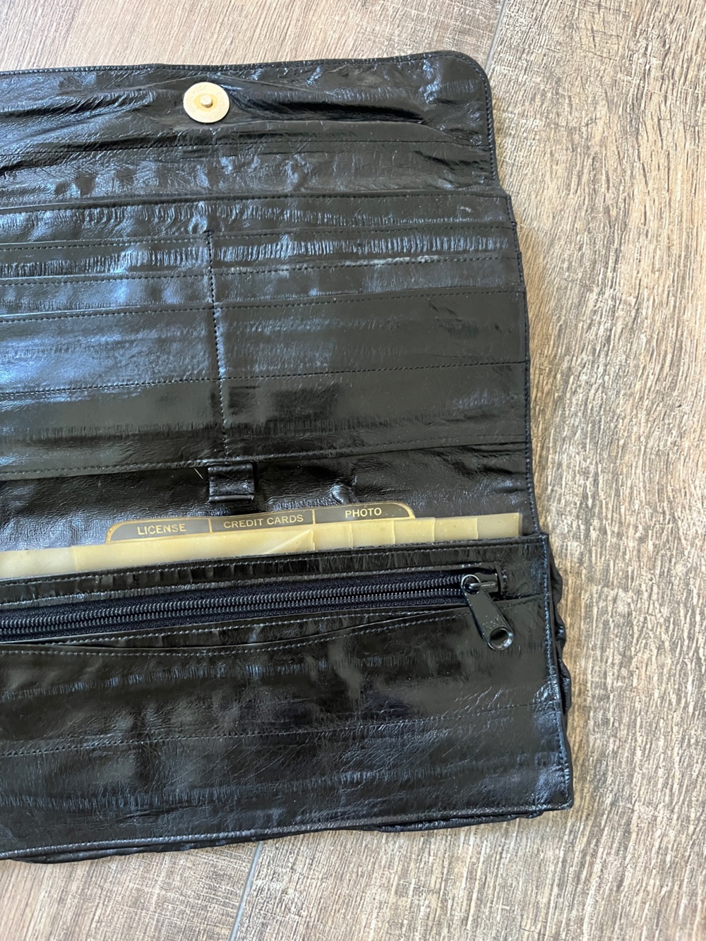 EEL skin wallet - Picture 2 of 6